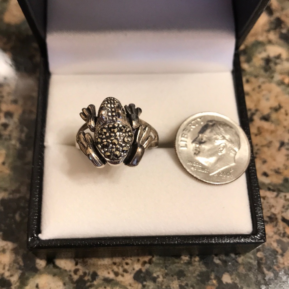 STERLING SILVER MARCASITE FROG RING 148.00